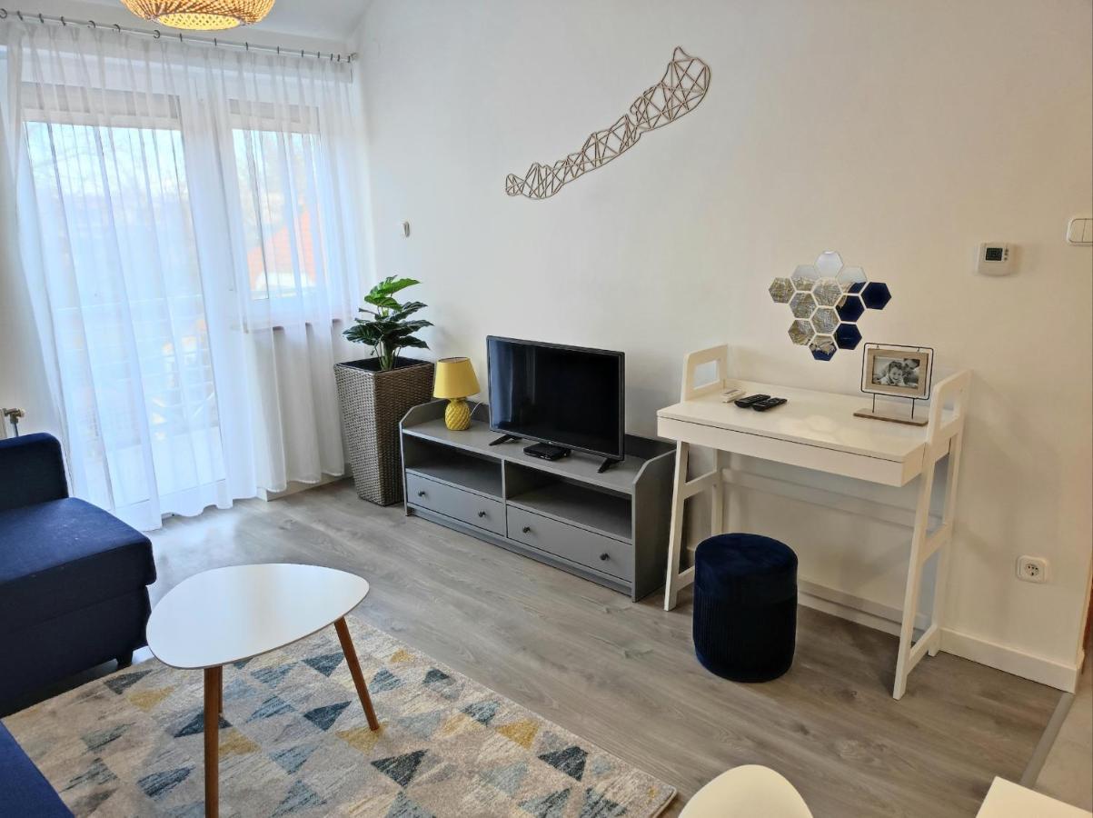 Arnyas Apartmanhaz บาลาตอนแลลเล ภายนอก รูปภาพ