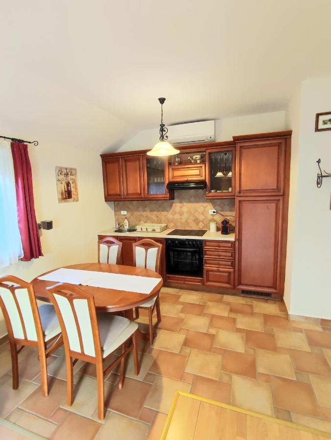 Arnyas Apartmanhaz บาลาตอนแลลเล ภายนอก รูปภาพ
