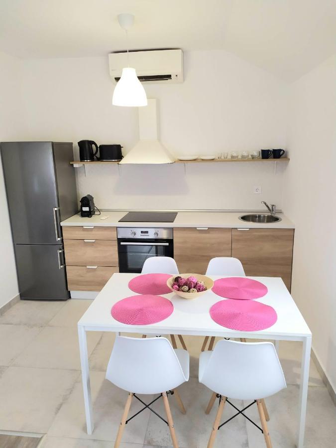 Arnyas Apartmanhaz บาลาตอนแลลเล ภายนอก รูปภาพ