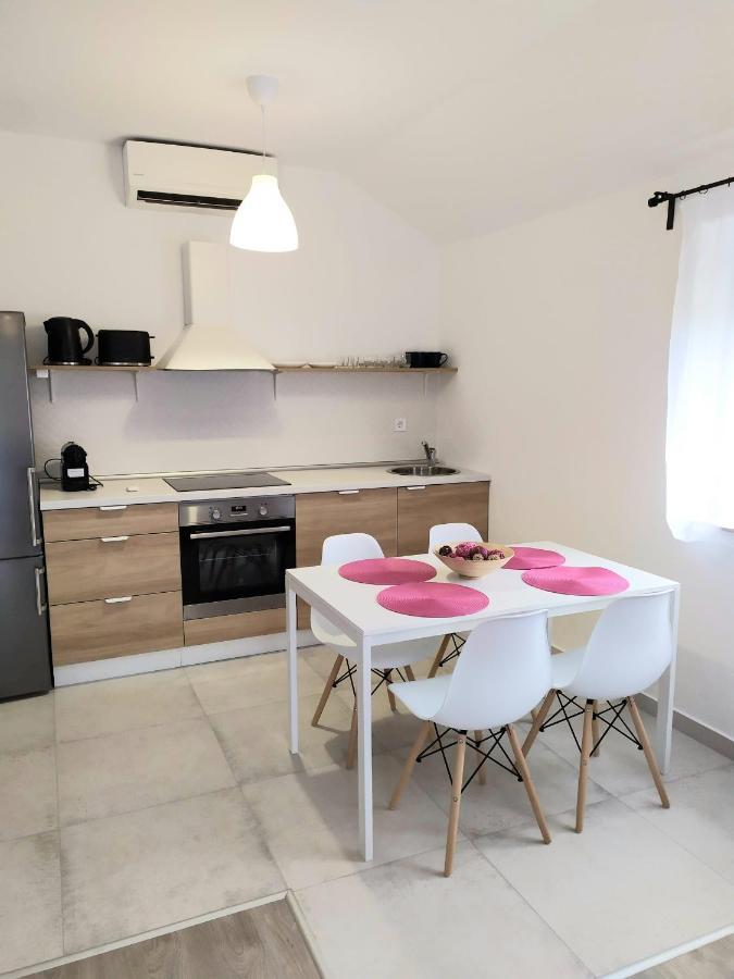 Arnyas Apartmanhaz บาลาตอนแลลเล ภายนอก รูปภาพ
