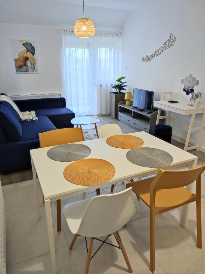 Arnyas Apartmanhaz บาลาตอนแลลเล ภายนอก รูปภาพ