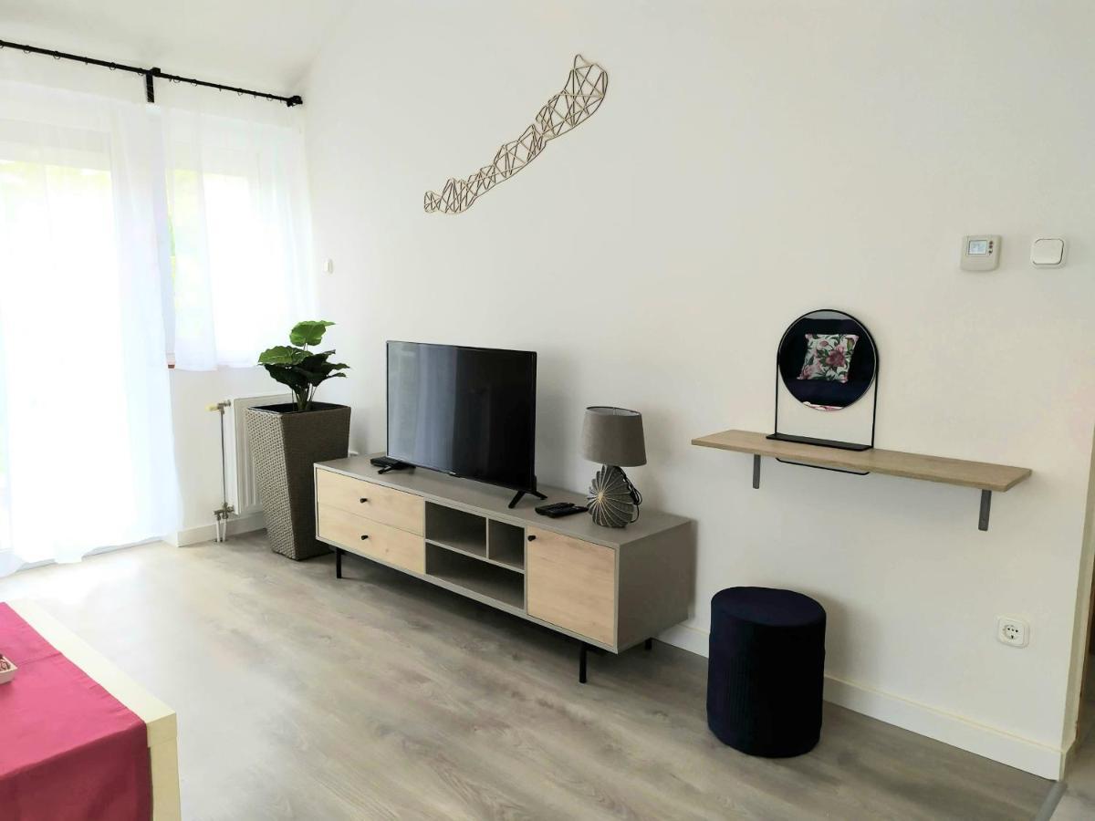 Arnyas Apartmanhaz บาลาตอนแลลเล ภายนอก รูปภาพ
