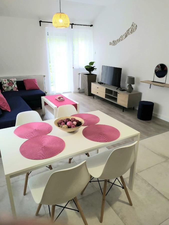 Arnyas Apartmanhaz บาลาตอนแลลเล ภายนอก รูปภาพ