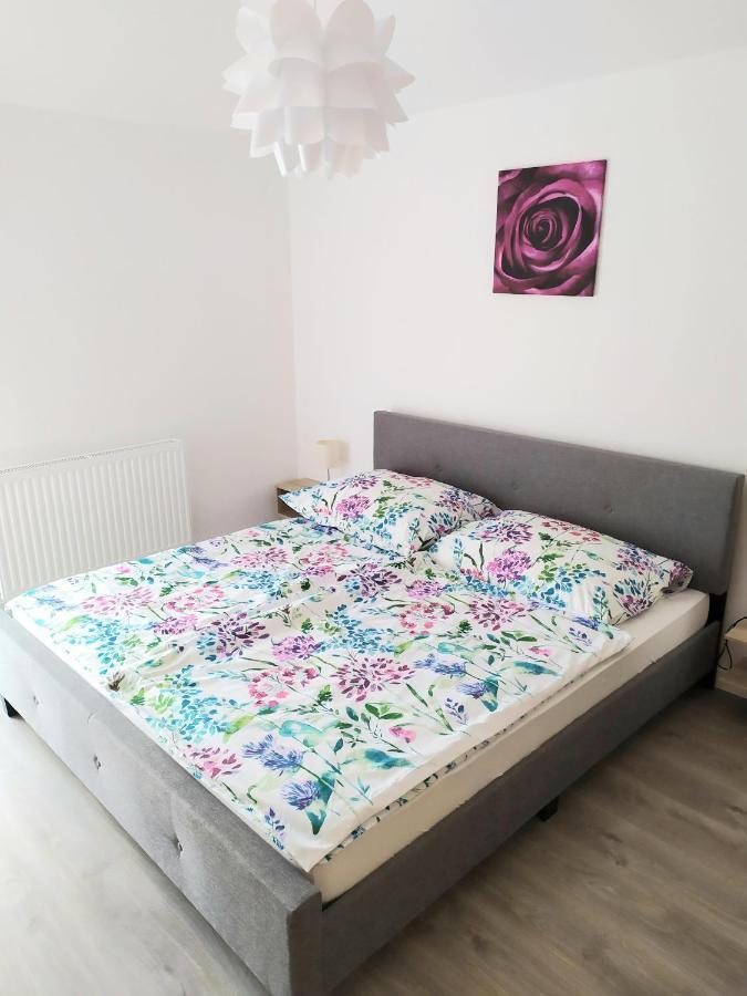 Arnyas Apartmanhaz บาลาตอนแลลเล ภายนอก รูปภาพ